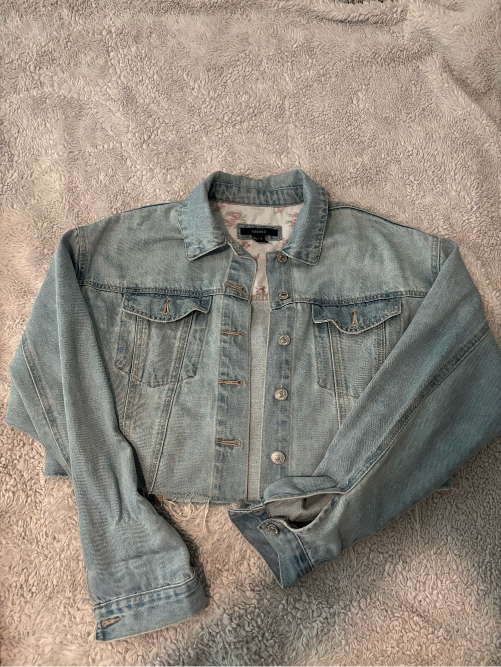 Light Wash Denim Jacket - Women's Cropped Jean Coat